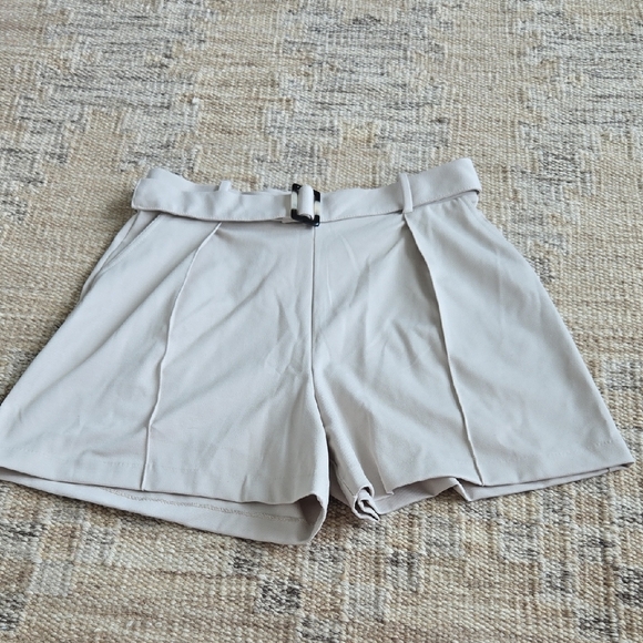 Stylish Tan Women's Shorts - Picture 1 of 4